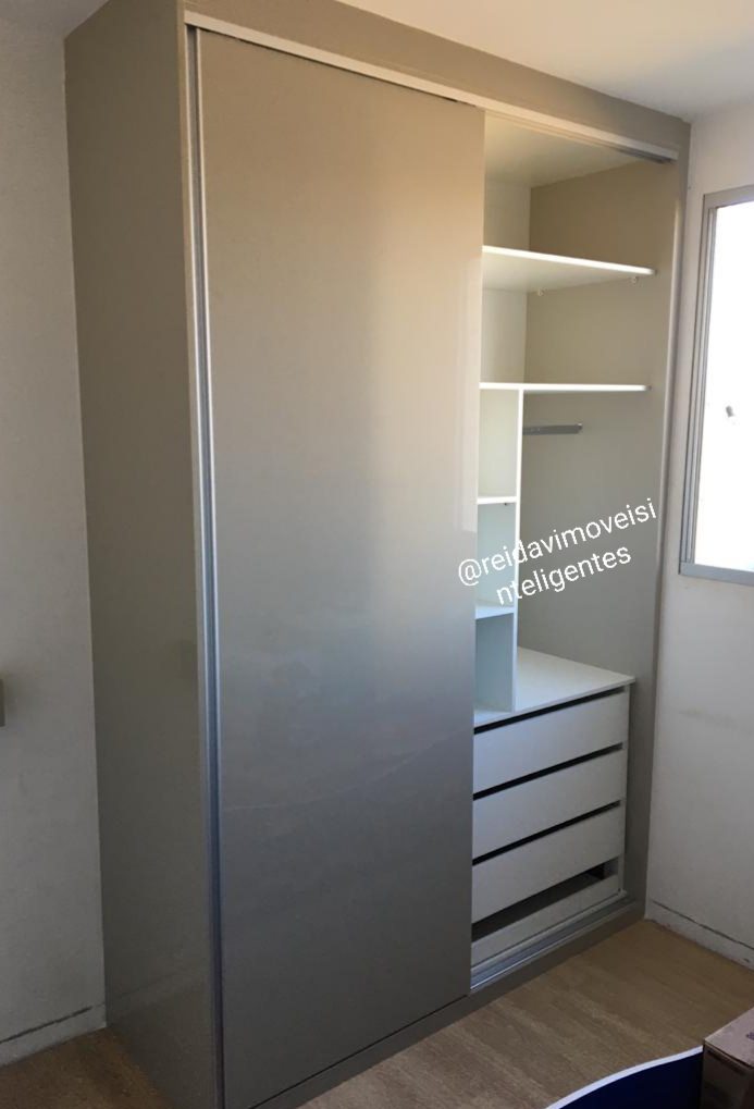 Guarda-roupa planejado realizado pela Rei Davi